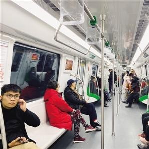 地铁同站进出未乘车仍被收费2元：现象解析与行业趋势
